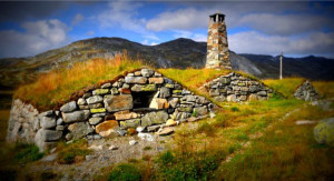 Baksida på steinbuene i Vivassdalen