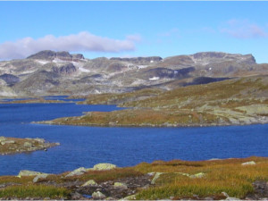 Holmesjøen med Sandfloeggi